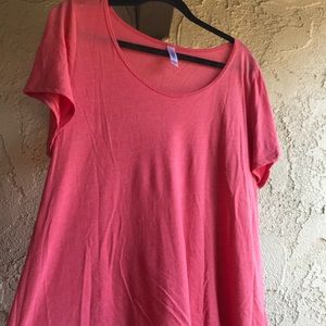 LuLaRoe solid pink Classic T